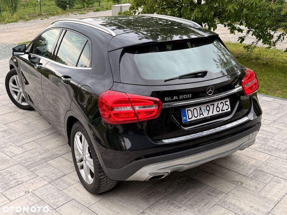Mercedes-Benz GLA 200 7G-DCT Urban - 13