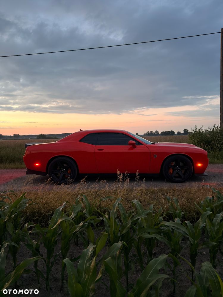 Dodge Challenger 6.2 Hellcat - 9
