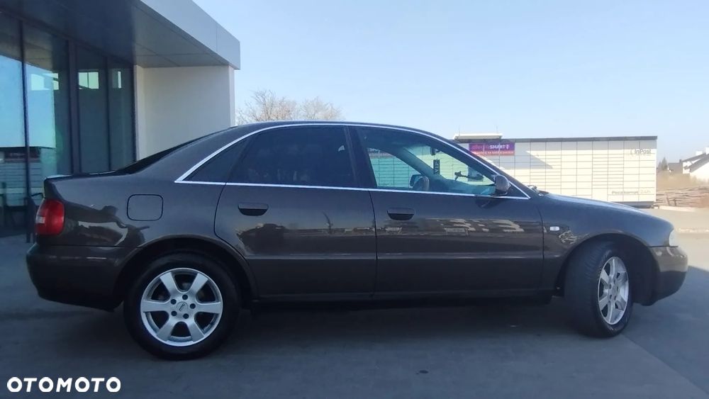 Audi A4 Limousine - 6