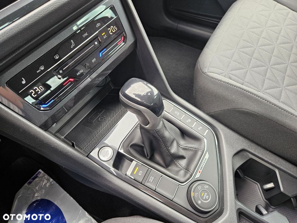Volkswagen Tiguan - 19