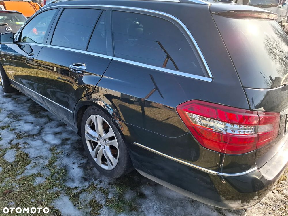 Mercedes-Benz Klasa E 220 CDI DPF BlueEFFICIENCY Automatik Avantgarde - 12