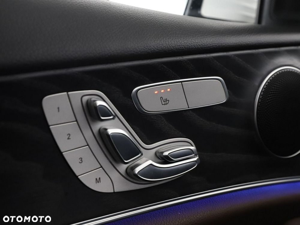 Mercedes-Benz Klasa E 300 de 4-Matic Avantgarde - 38