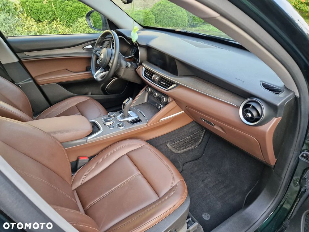 Alfa Romeo Stelvio 2.0 Turbo TI Q4 - 8