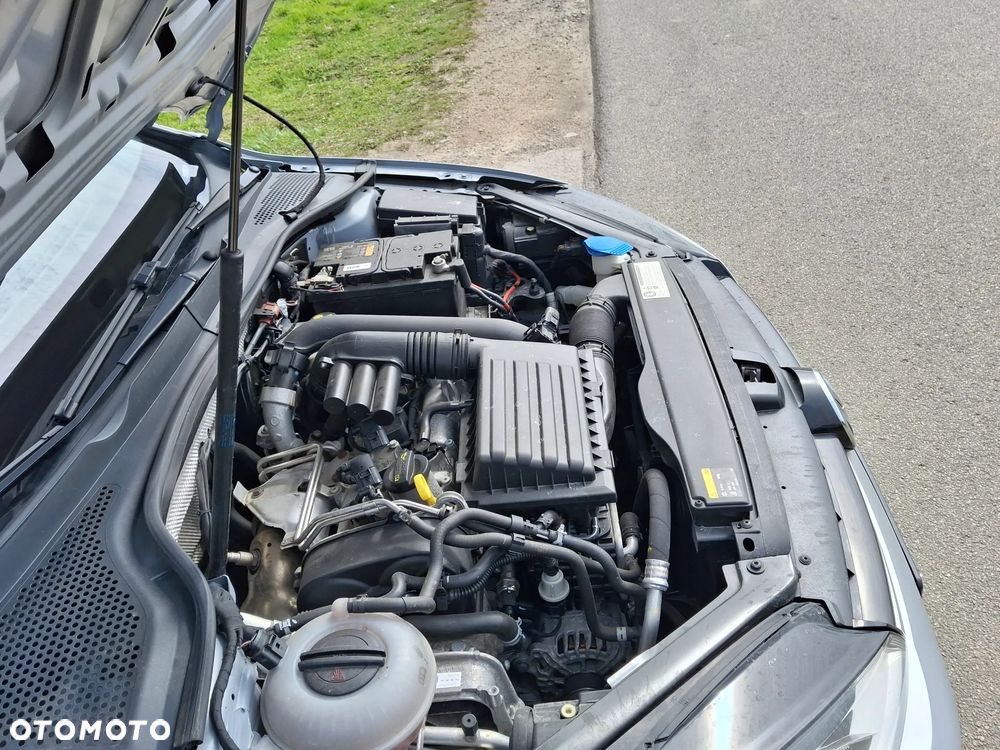 Volkswagen Golf 1.2 TSI BlueMotion Technology Comfortline - 27
