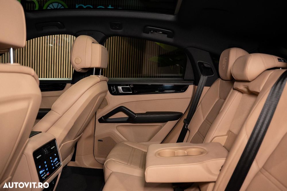 Porsche Cayenne Coupe - 29