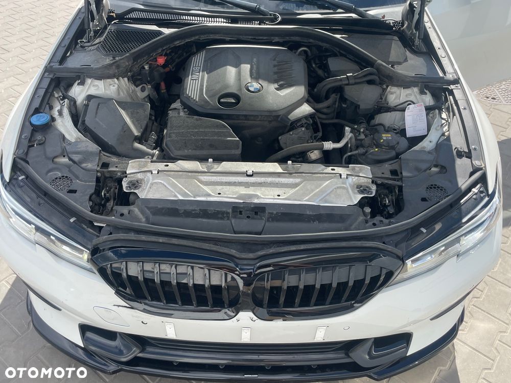 BMW Seria 3 318d Sport Line - 9