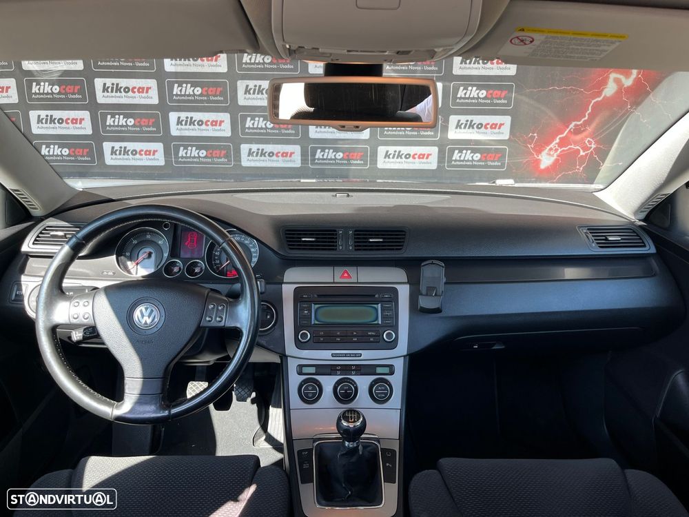 VW Passat 2.0 TDI Highline - 32