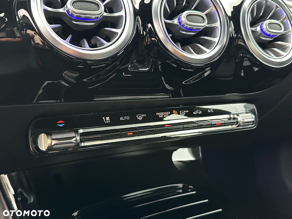Mercedes-Benz CLA 200 AMG Line 7G-DCT - 22