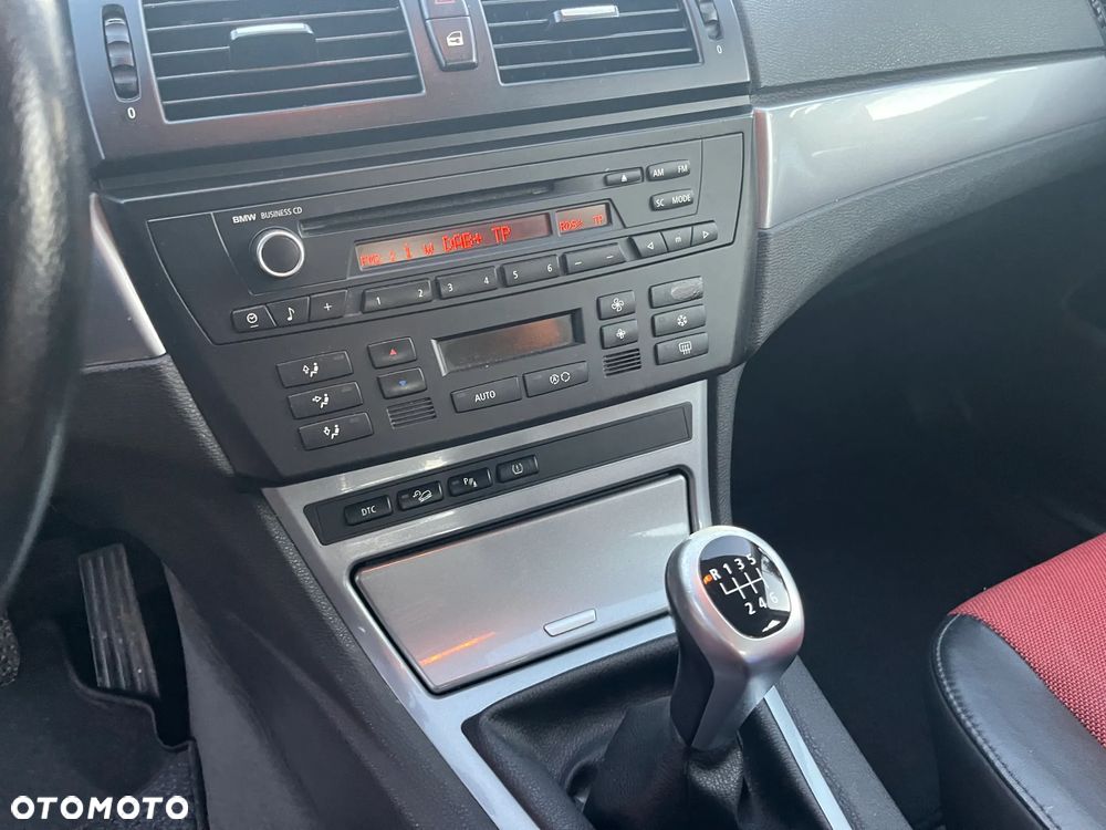 BMW X3 xDrive18d - 8