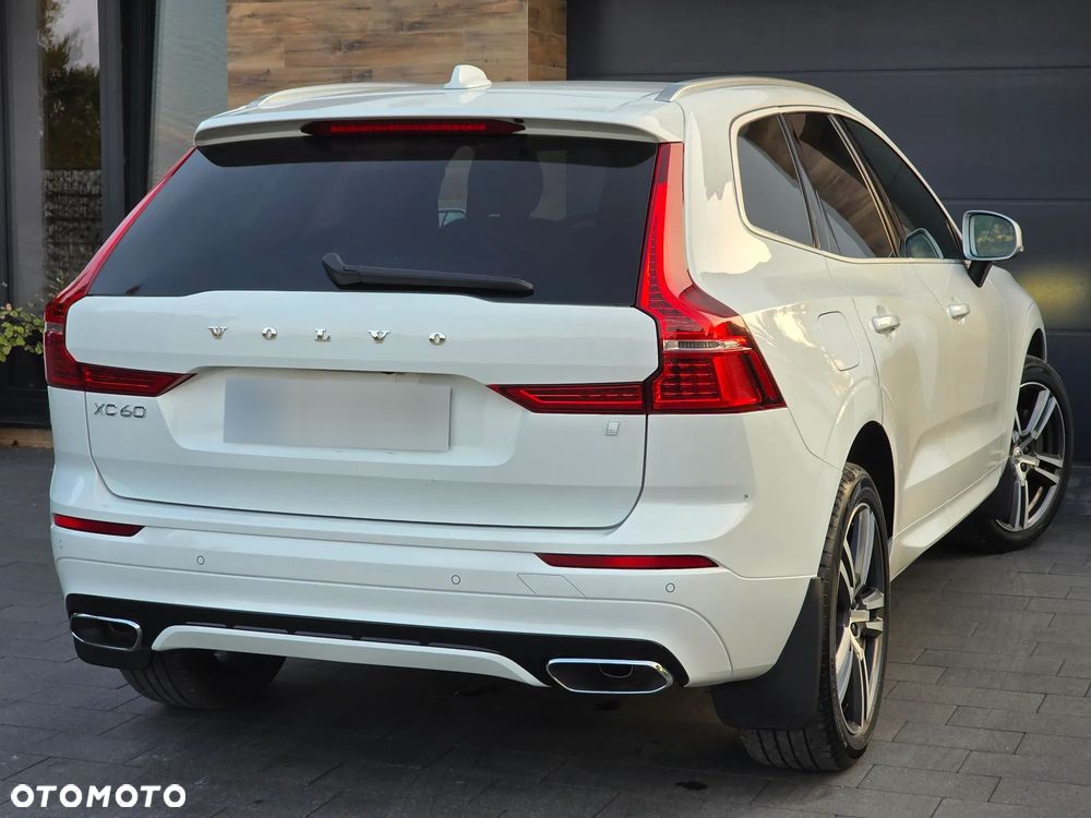Volvo XC 60 B4 D AWD R-Design - 24