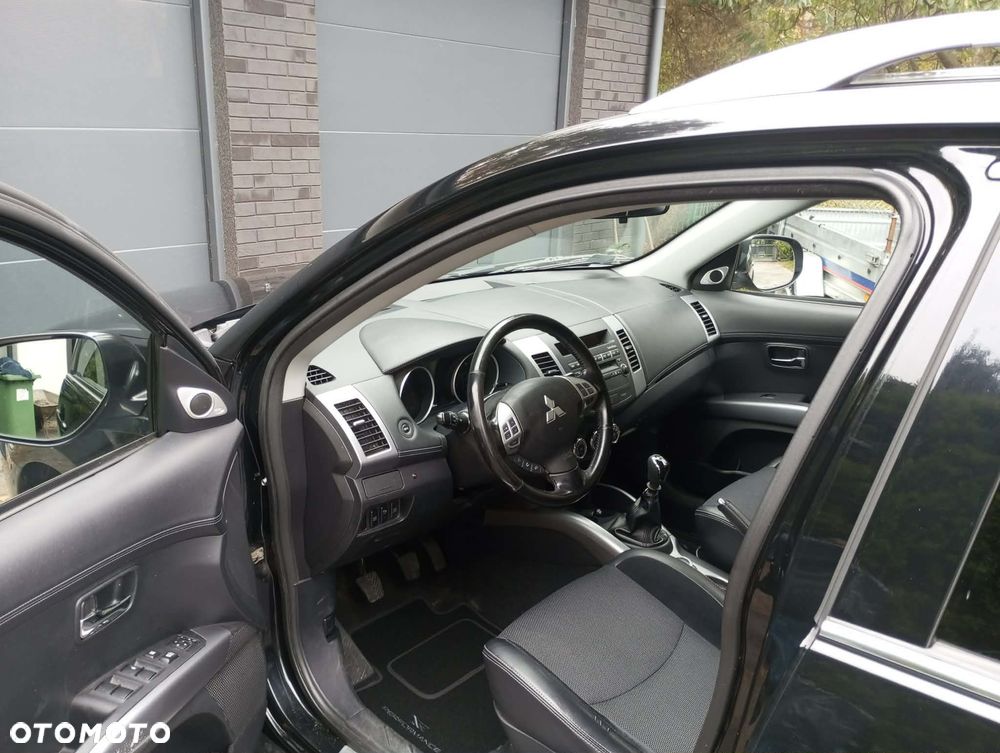 Mitsubishi Outlander 2010 photo 4