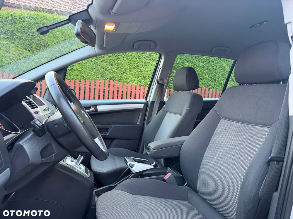 Opel Zafira 1.8 Easytronic Family Plus - 31