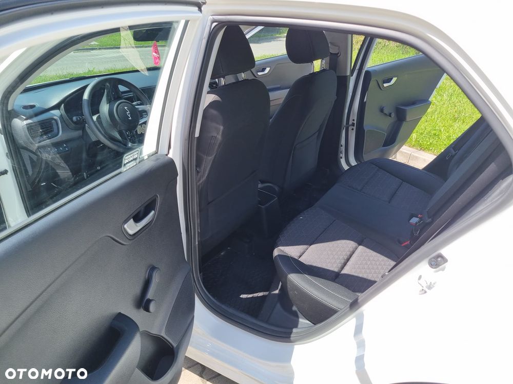 Kia Rio 1.2 M - 13