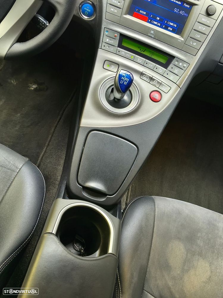 Toyota Prius 1.8 Plug-In Luxury+Pele - 14