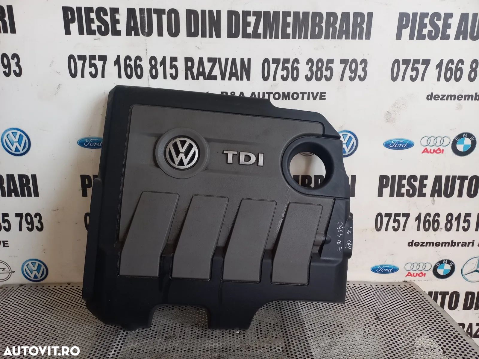 Capac Motor Vw Passat B7 1.6 Tdi Motor CAY An 2011-2012-2013-2014-2015 - Dezmembrari Arad - 1