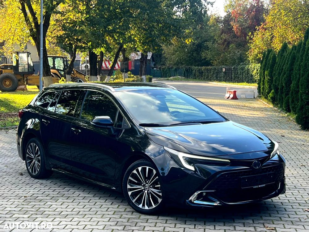 Toyota Corolla 1.8 Hybrid Touring Sports Black&White - 1