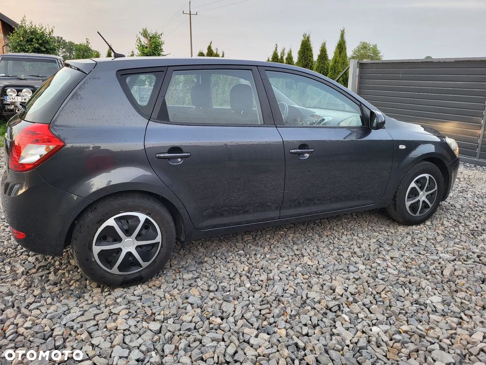 Kia Ceed 1.4 Comfort + - 17