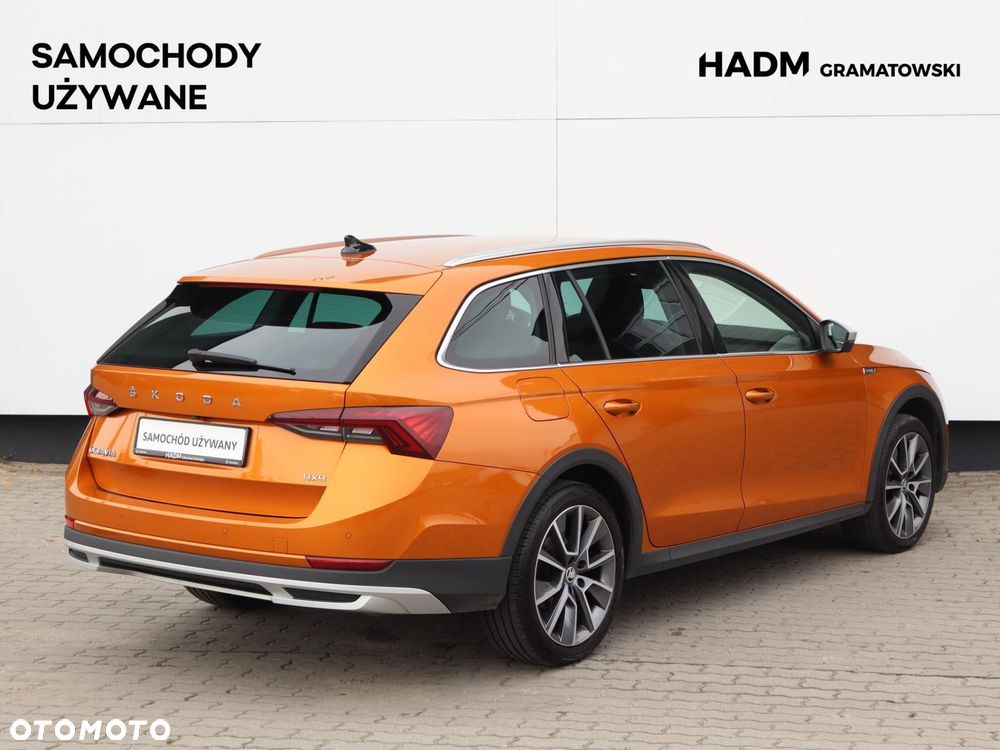 Skoda Octavia Scout 2.0 TDI 4x4 DSG - 2