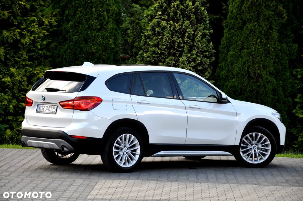 BMW X1 xDrive20d xLine - 12