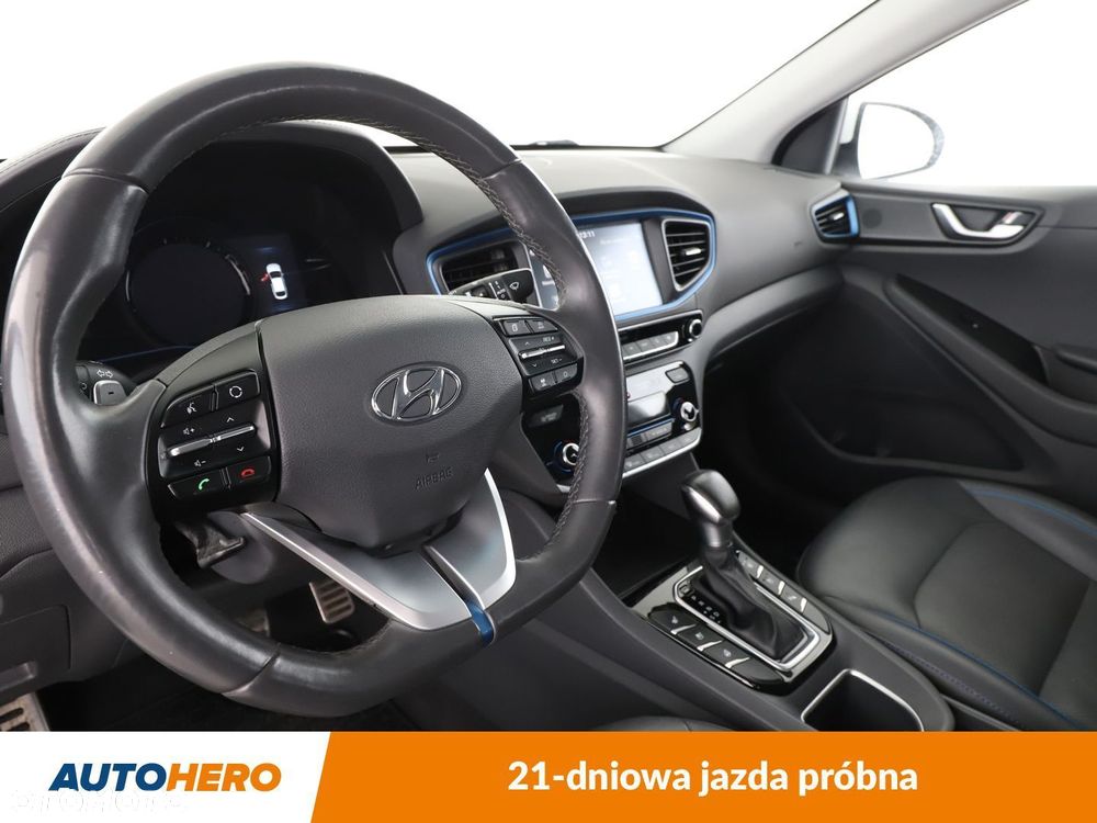 Hyundai IONIQ - 12