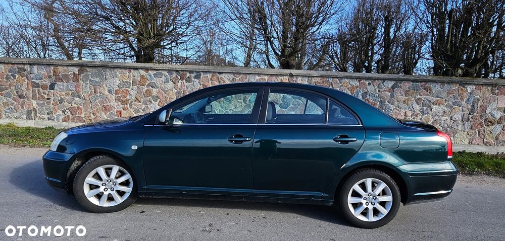 Toyota Avensis - 4