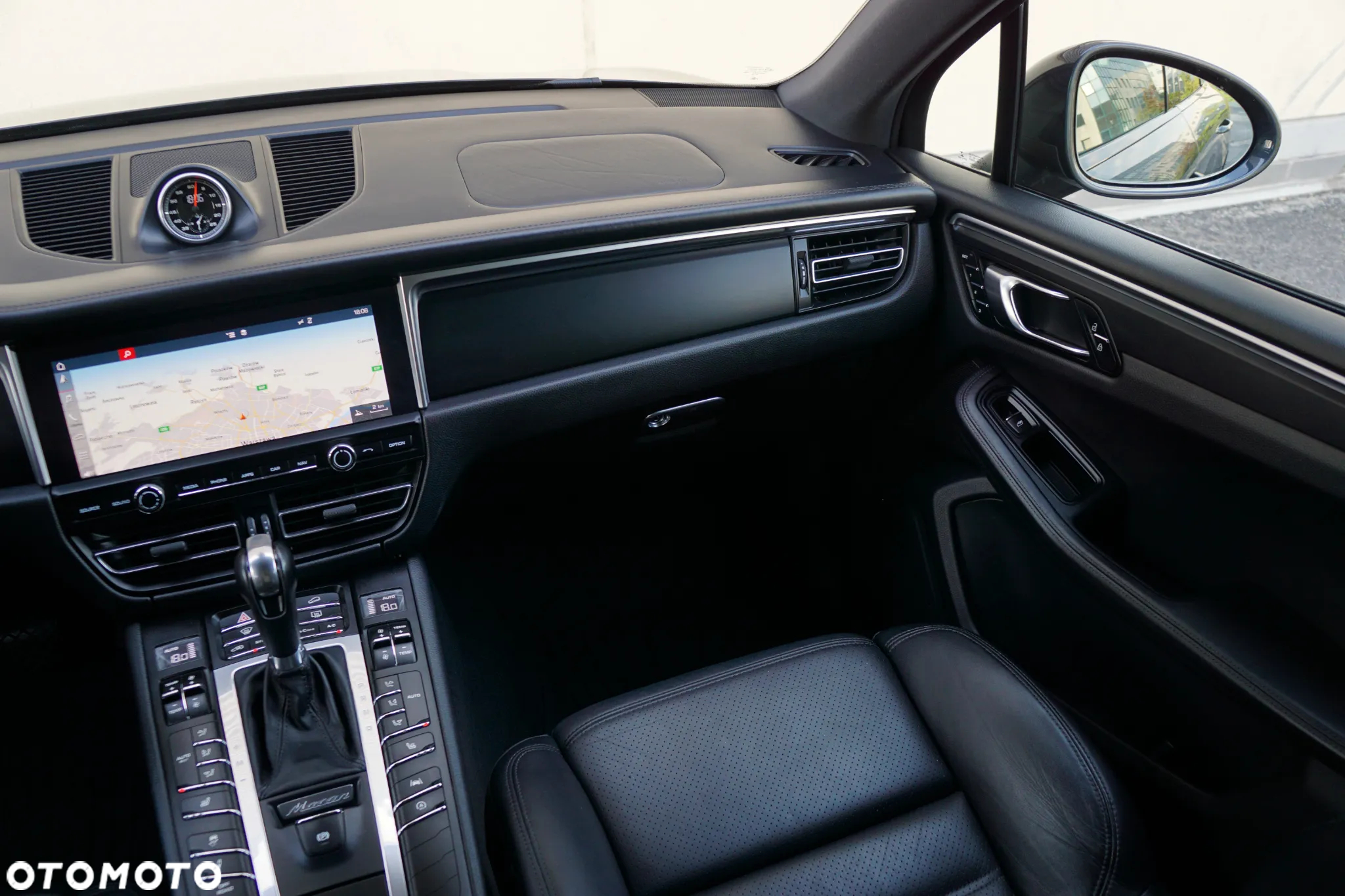 Porsche Macan Standard - 25