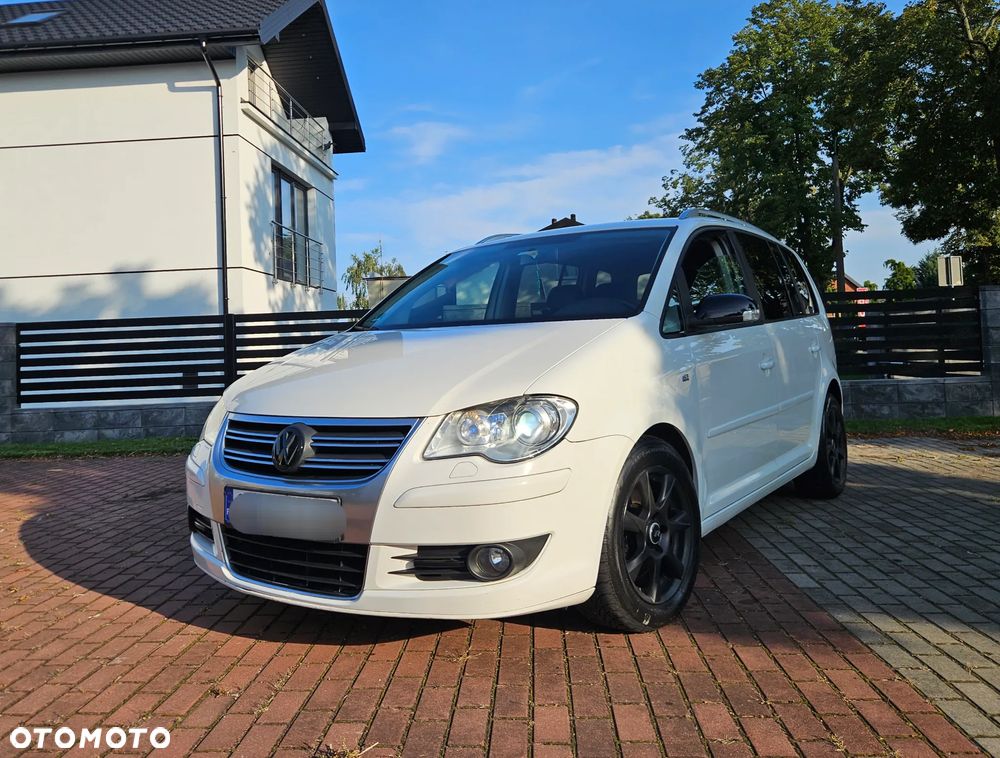 Volkswagen Touran 2.0 TDI DPF R-Line Edition - 2