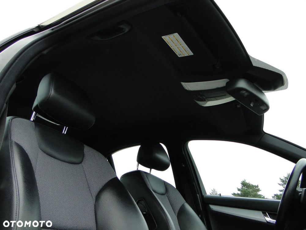 Mercedes-Benz Klasa C 200 7G-TRONIC Avantgarde Edition - 26