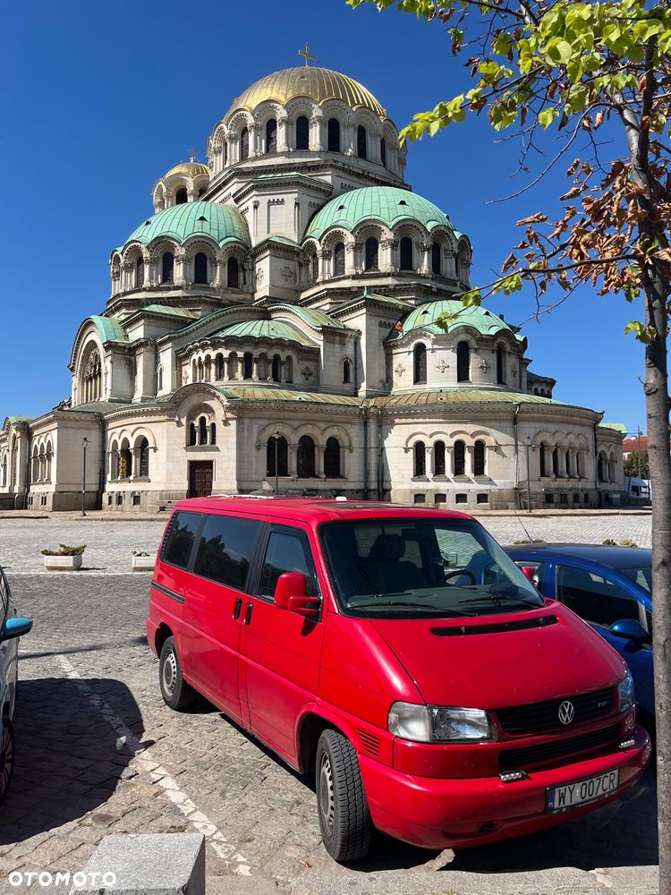 Volkswagen Multivan - 2