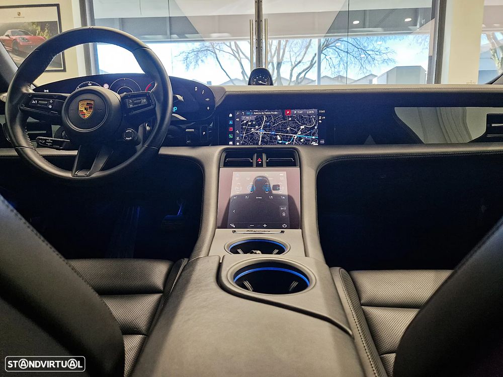 Porsche Taycan 4S - 33