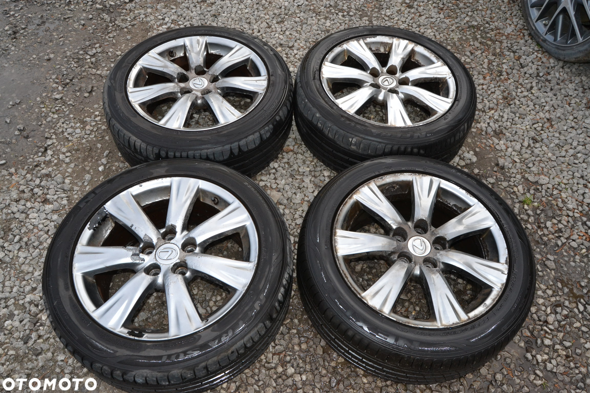 Felgi z oponami 17 cali 225/50 5x114,3 Lexus - 3
