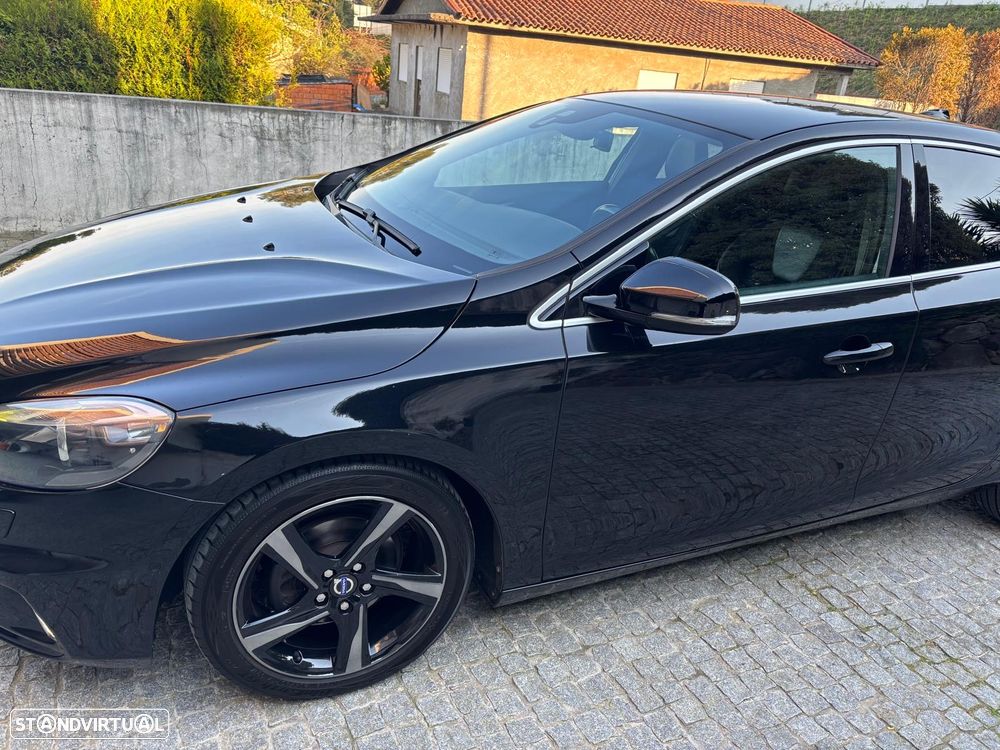 Volvo V40 D2 R Design - 6