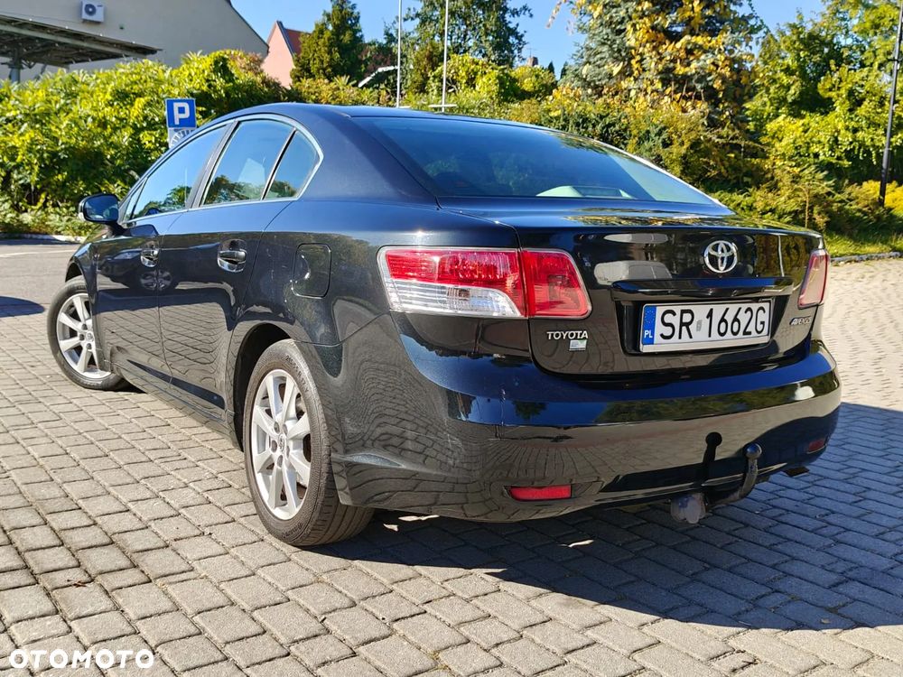 Toyota Avensis 2.0 D-4D Premium - 1