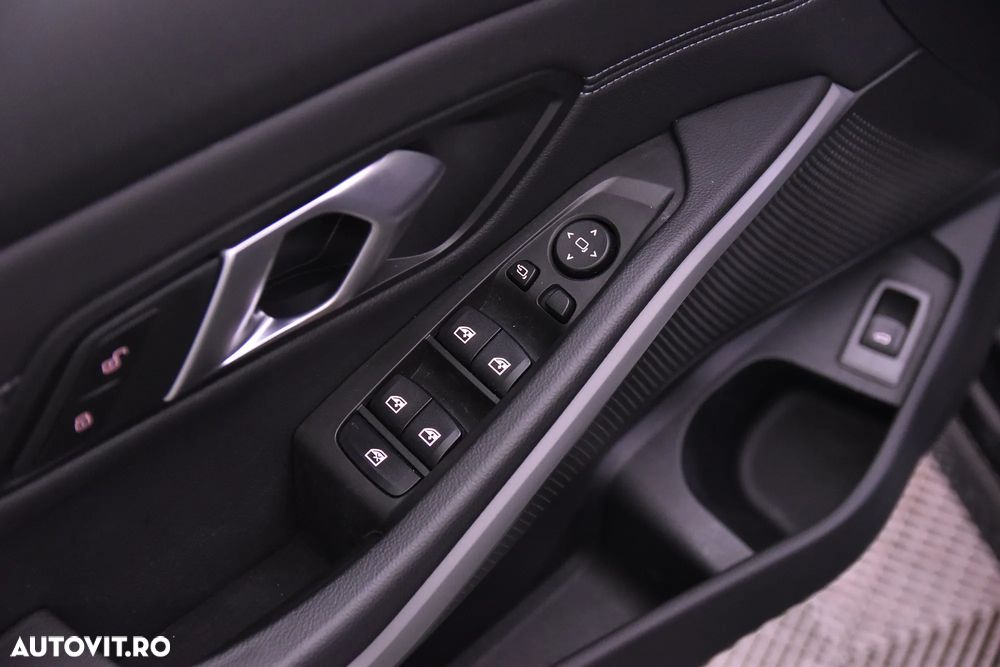 BMW Seria 3 318d Touring Aut. - 14