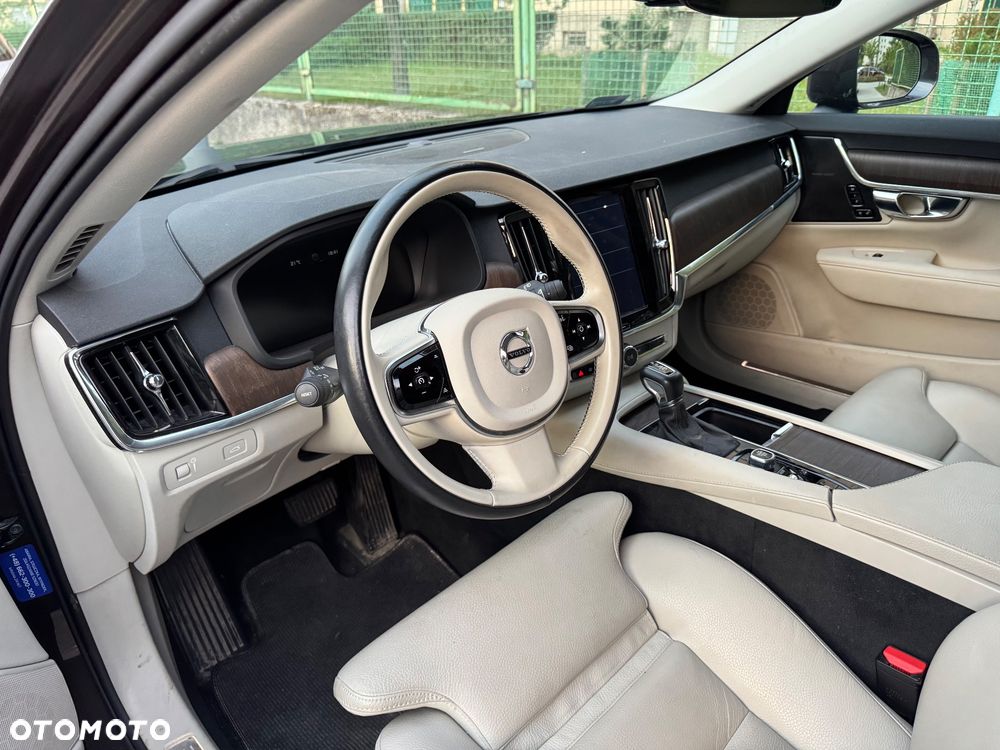 Volvo V90 Cross Country - 10