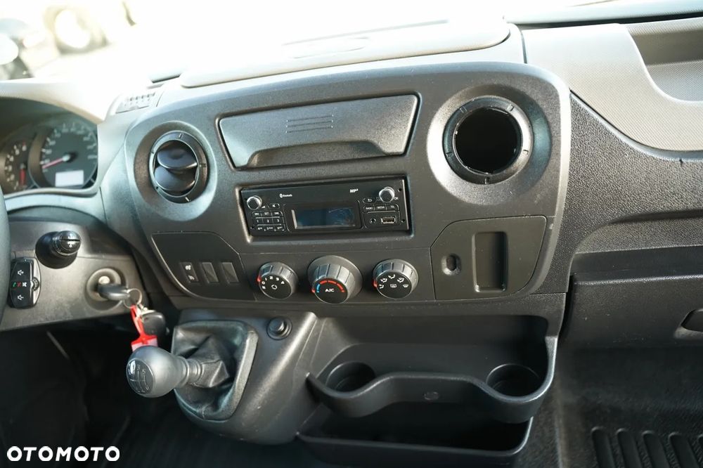 Renault MASTER / KONTENER - 4,5  M / WINDA DHOLLANDIA - 750 kg / SPROWADZONY - 29