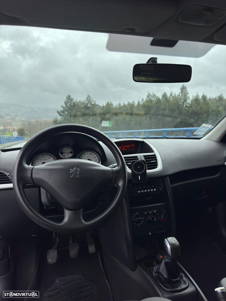 Peugeot 207 1.4 HDi Urban - 8