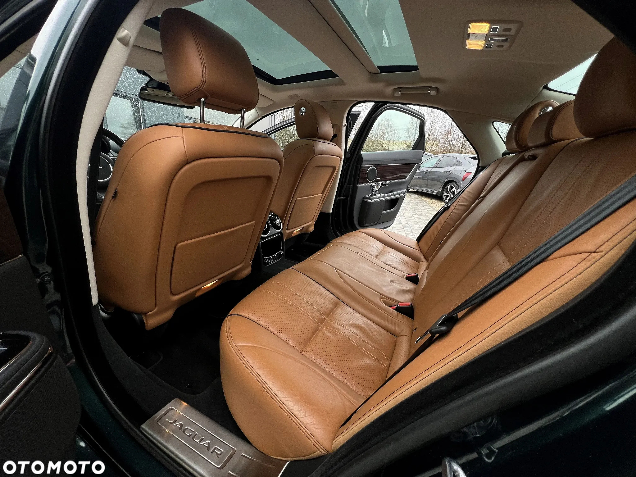 Jaguar XJ 3.0 D V6 Premium Luxury - 23