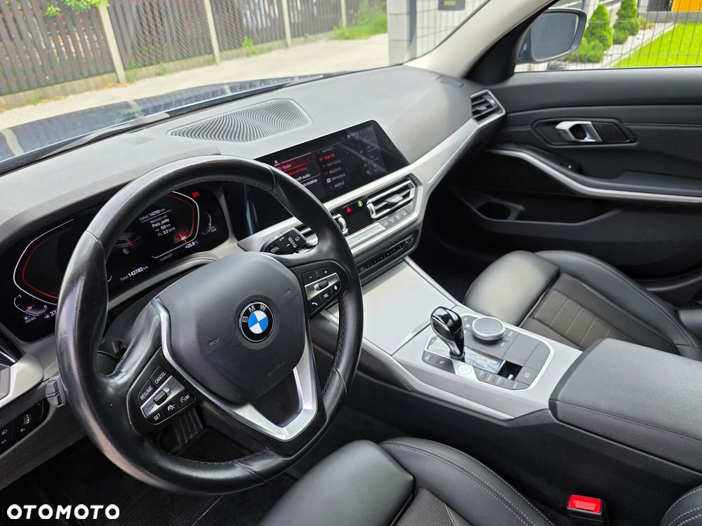 BMW Seria 3 318d mHEV M Sport - 19