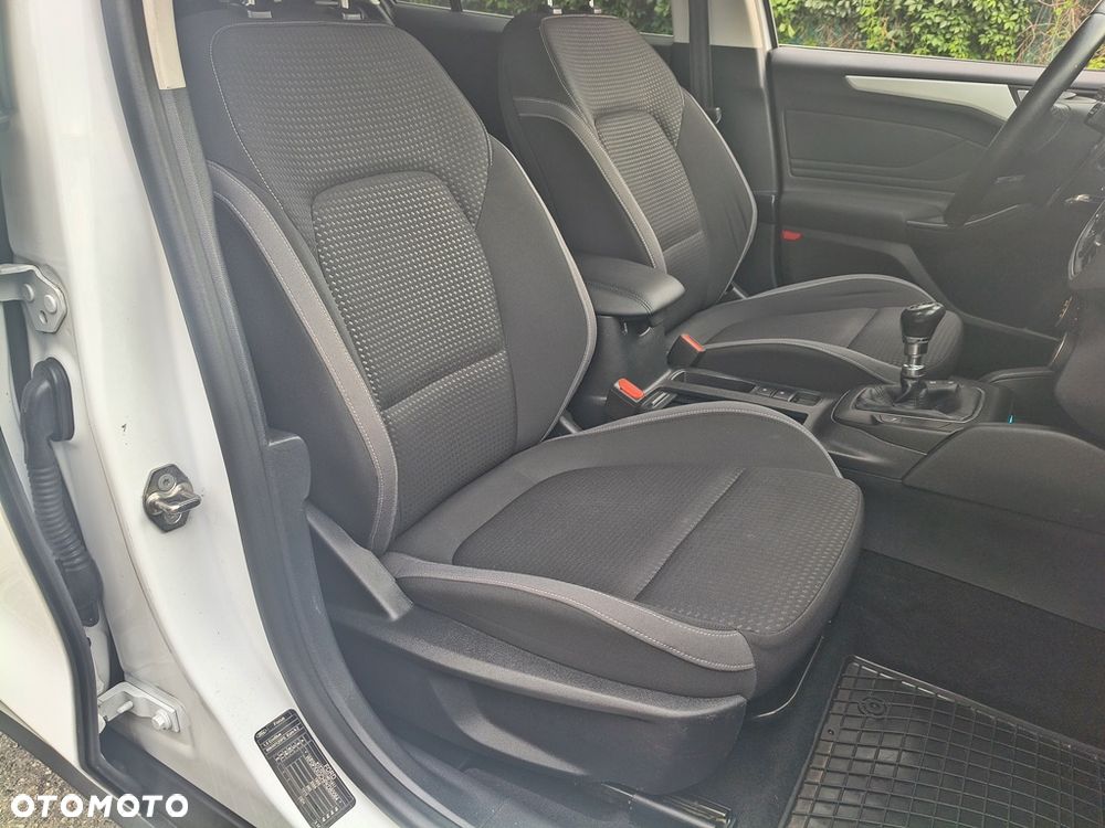 Ford Focus 1.5 EcoBlue Start-Stopp-System COOL&CONNECT - 19