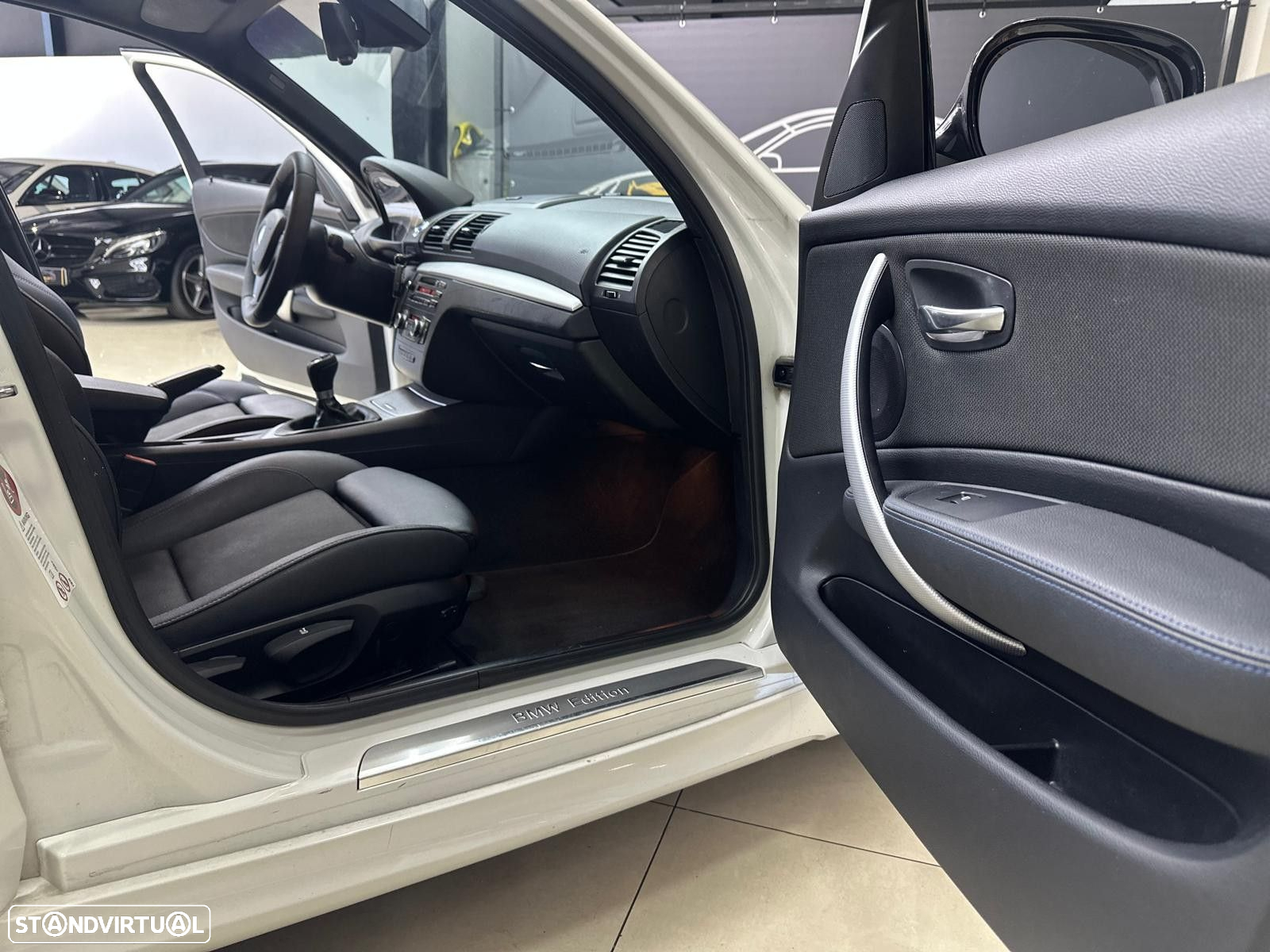 BMW 118 d Pack M - 16