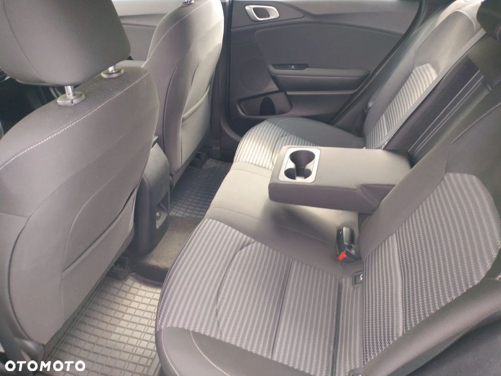 Kia Ceed 1.5 T-GDI M - 23
