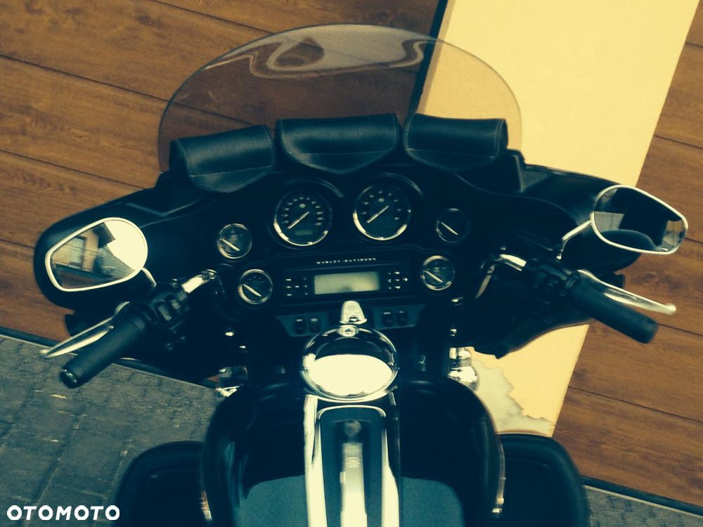 Harley-Davidson FLH Electra Glide - 2