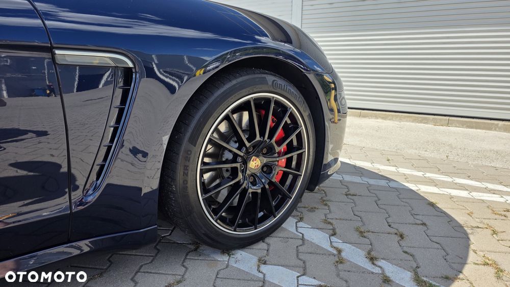 Porsche Panamera GTS PDK - 15