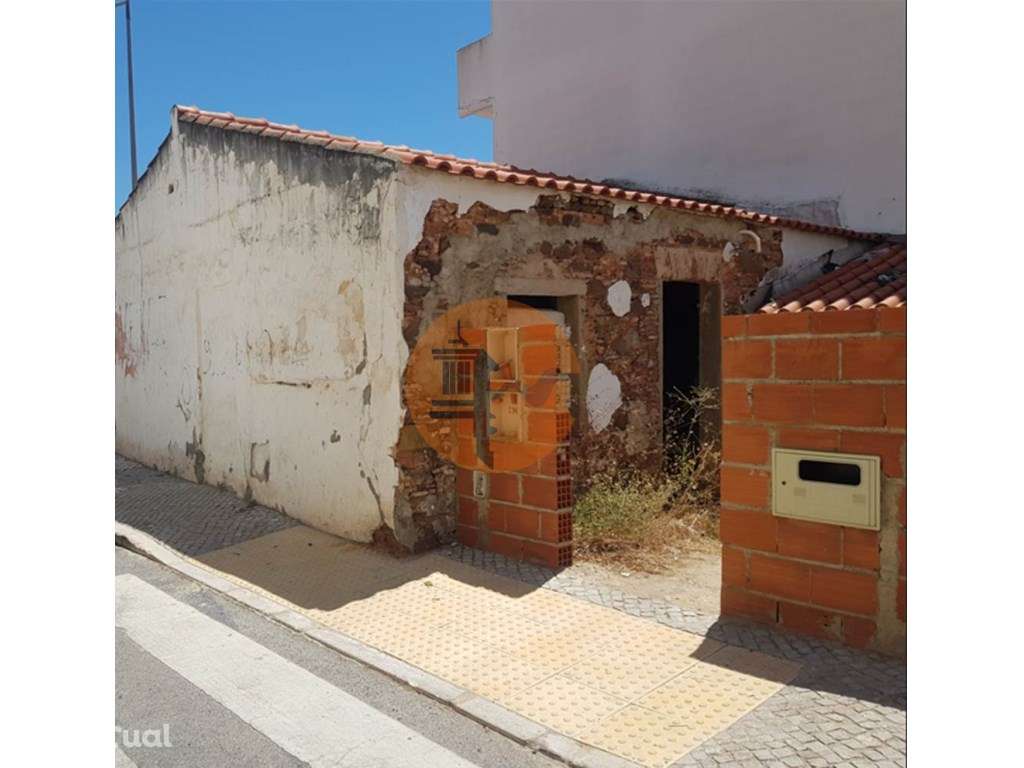 OPORTUNIDADE ÚNICA NO CENTRO DE VILA REAL DE SANTO ANTÓNIO! - Grande imagem: 2/13