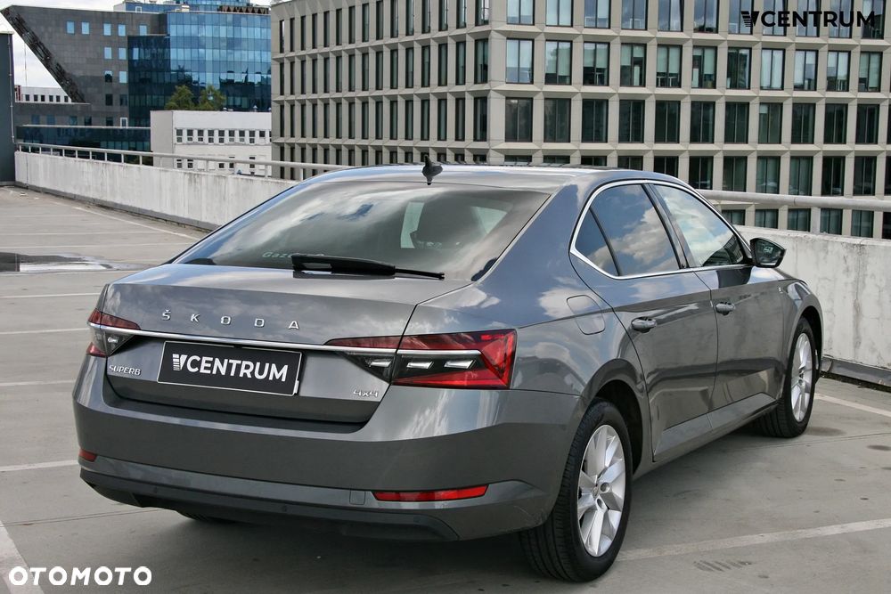 Skoda Superb 2.0 TDI SCR 4x4 Style DSG - 8