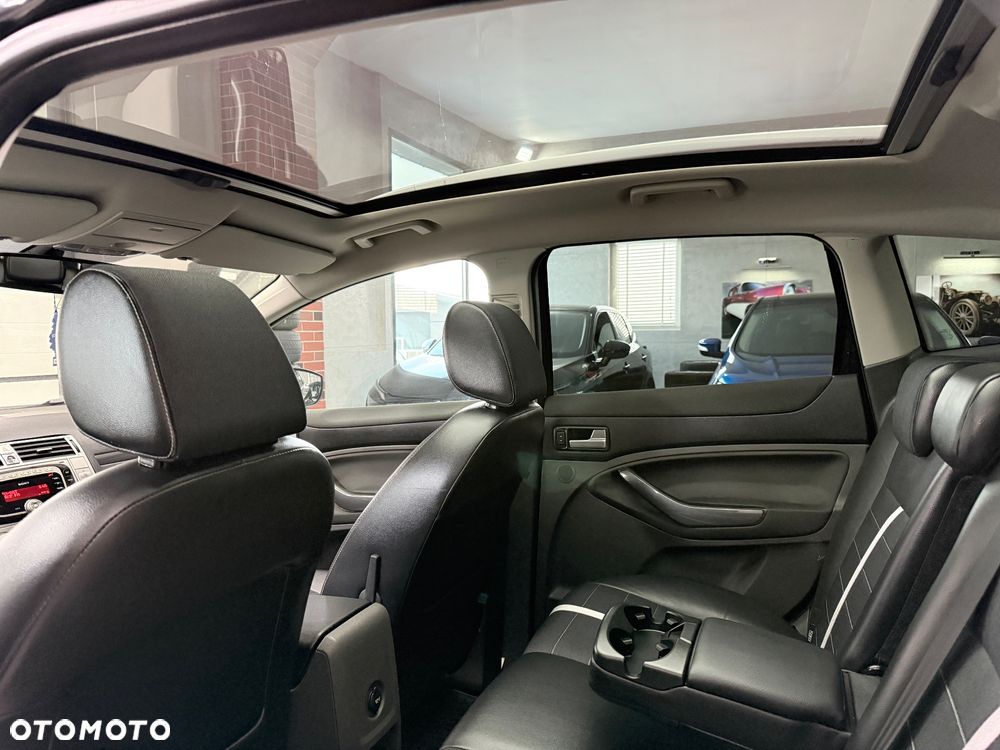 Ford Kuga 2.0 TDCi 2x4 Titanium - 16