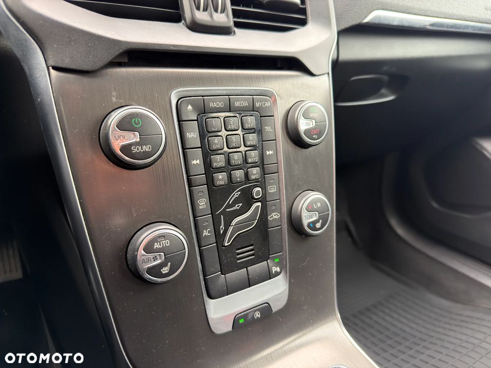 Volvo V40 D2 - 18