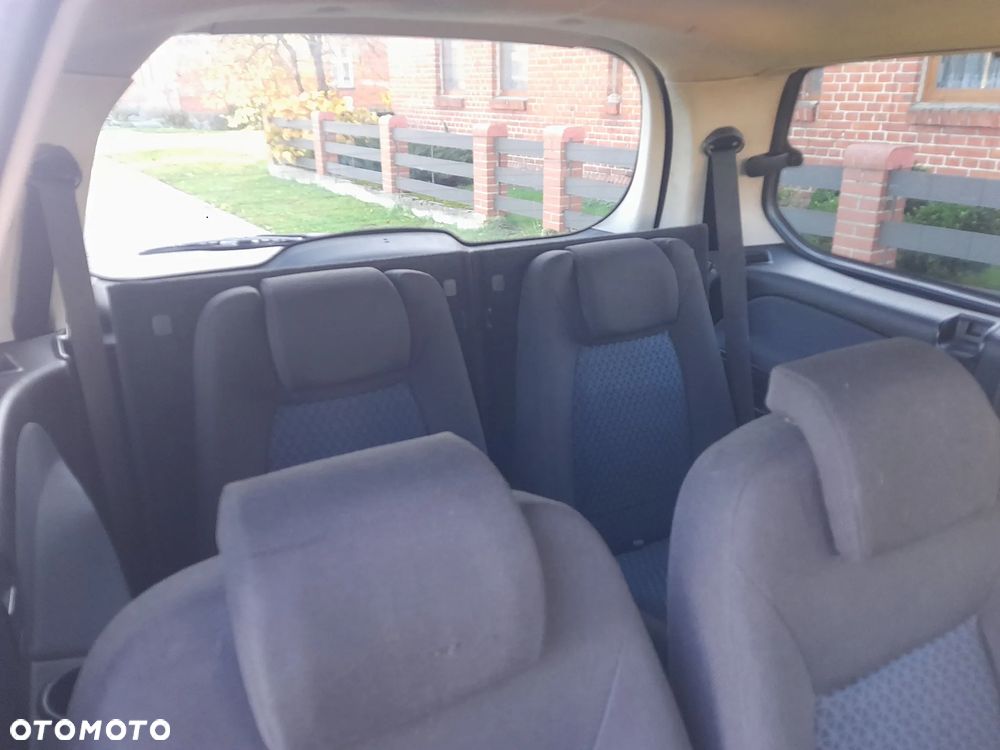 Ford Galaxy - 12