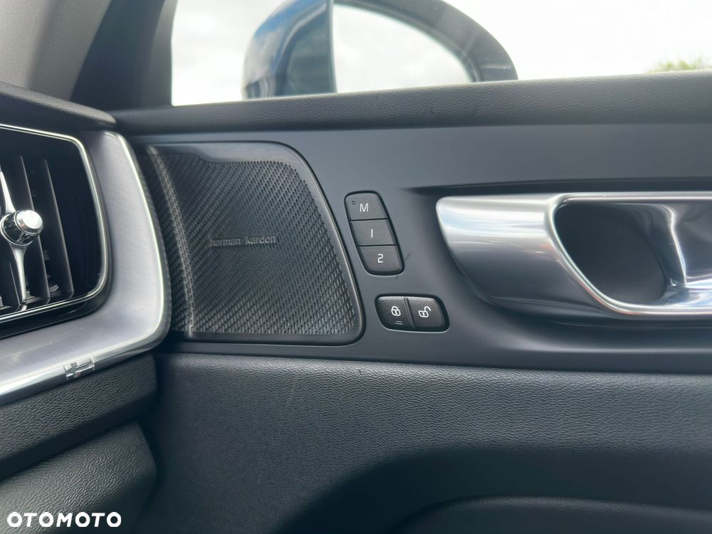 Volvo XC 60 B4 D AWD Inscription - 18